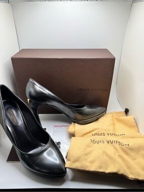 Louis Vuitton Eyeline pumps leather signature gold-tone LV stiletto heels